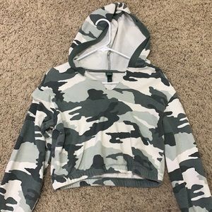 Wildfable crop sweatshirt